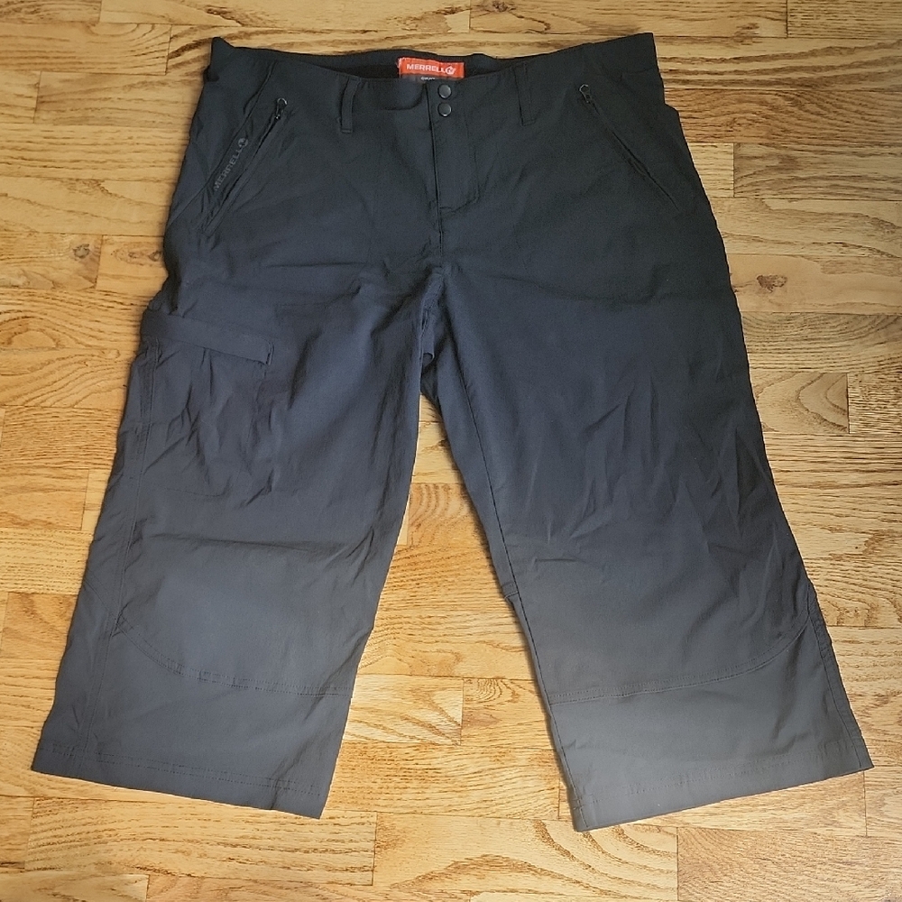 (12) Merrell Black Capri Pants Gorpcore Hiking Outdoors Athleisure Athletic Camp